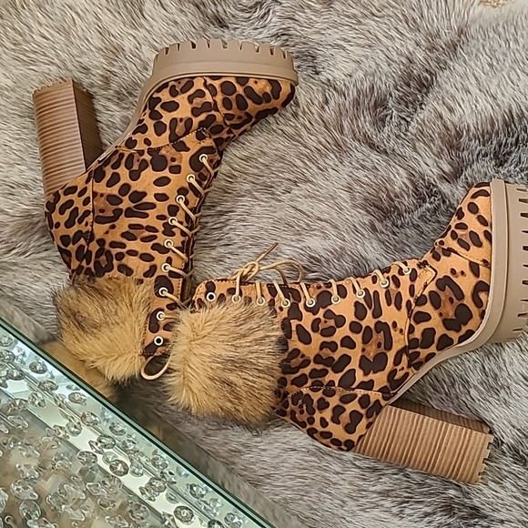 Nwot Wild Diva Leopard print boots - Picture 4 of 4